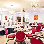 Отель Hotel-restaurant Barbarossahof