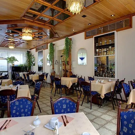 Hotel-restaurant Barbarossahof Szálloda Kaiserslautern