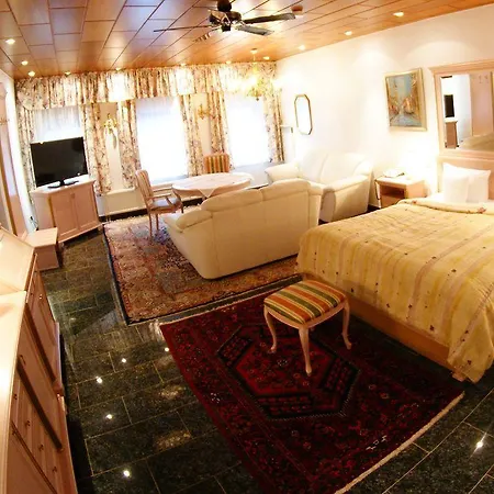 Hotel-restaurant Barbarossahof Szálloda 4*