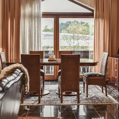 ومطعم بارباروساهوف فندق كايزرسلاوترن