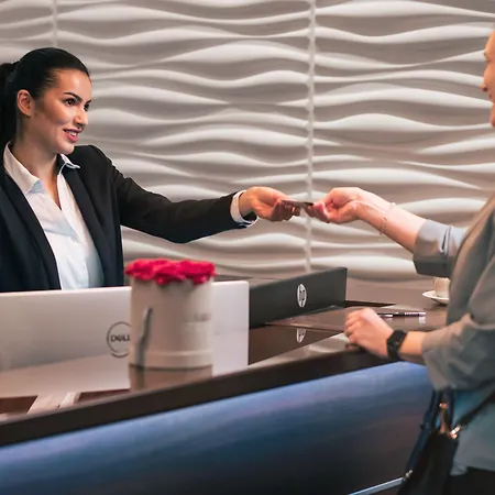 ومطعم بارباروساهوف 4*